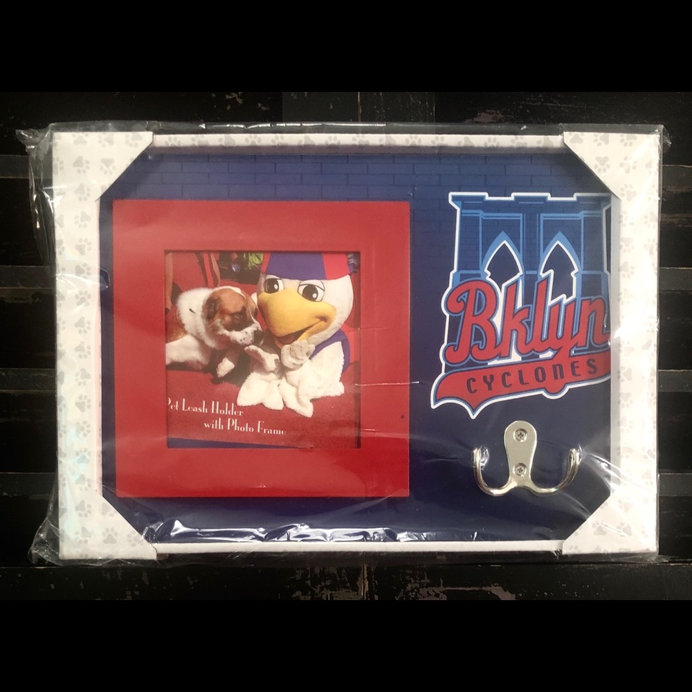 MiLB BROOKLYN CYCLONES Pet Leash Hook Photo Frame